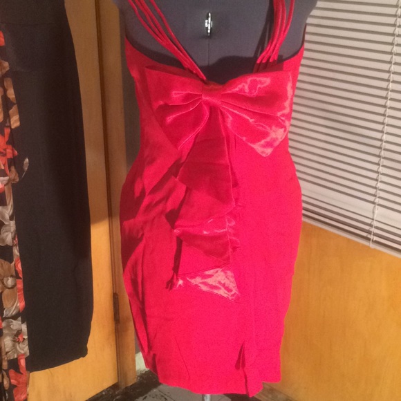 Red hot little number for your hot dates. - Picture 3 of 4